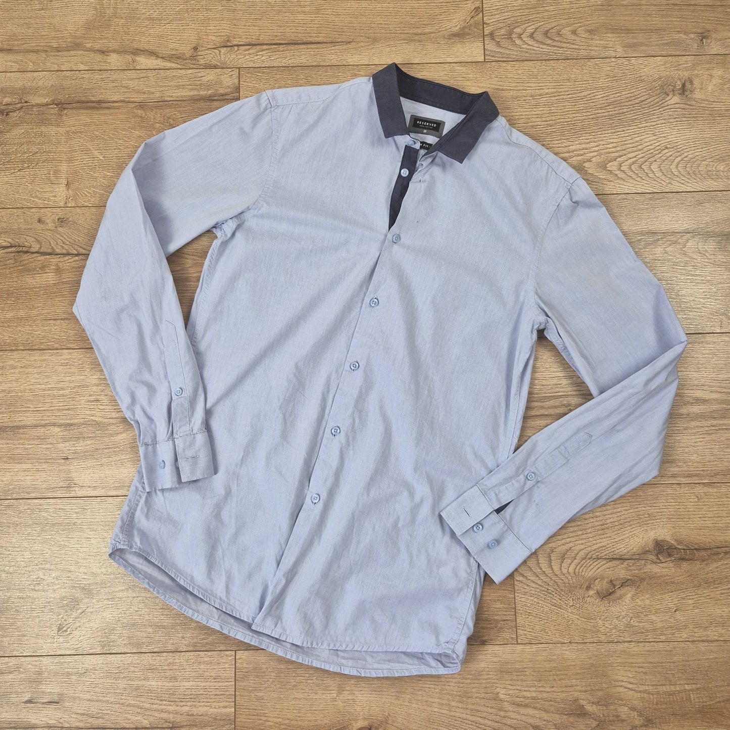 Reserved Slim Fit kontrasztos gallérú férfi ing - 39