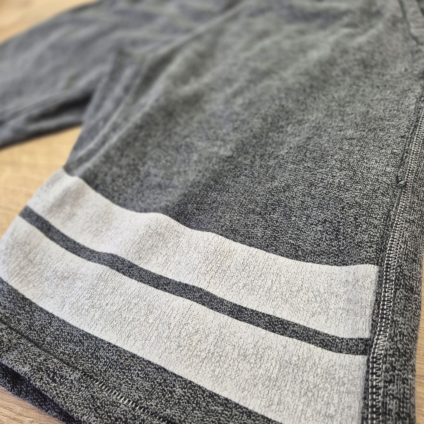 True Religion szürke férfi rövidnadrág - M
