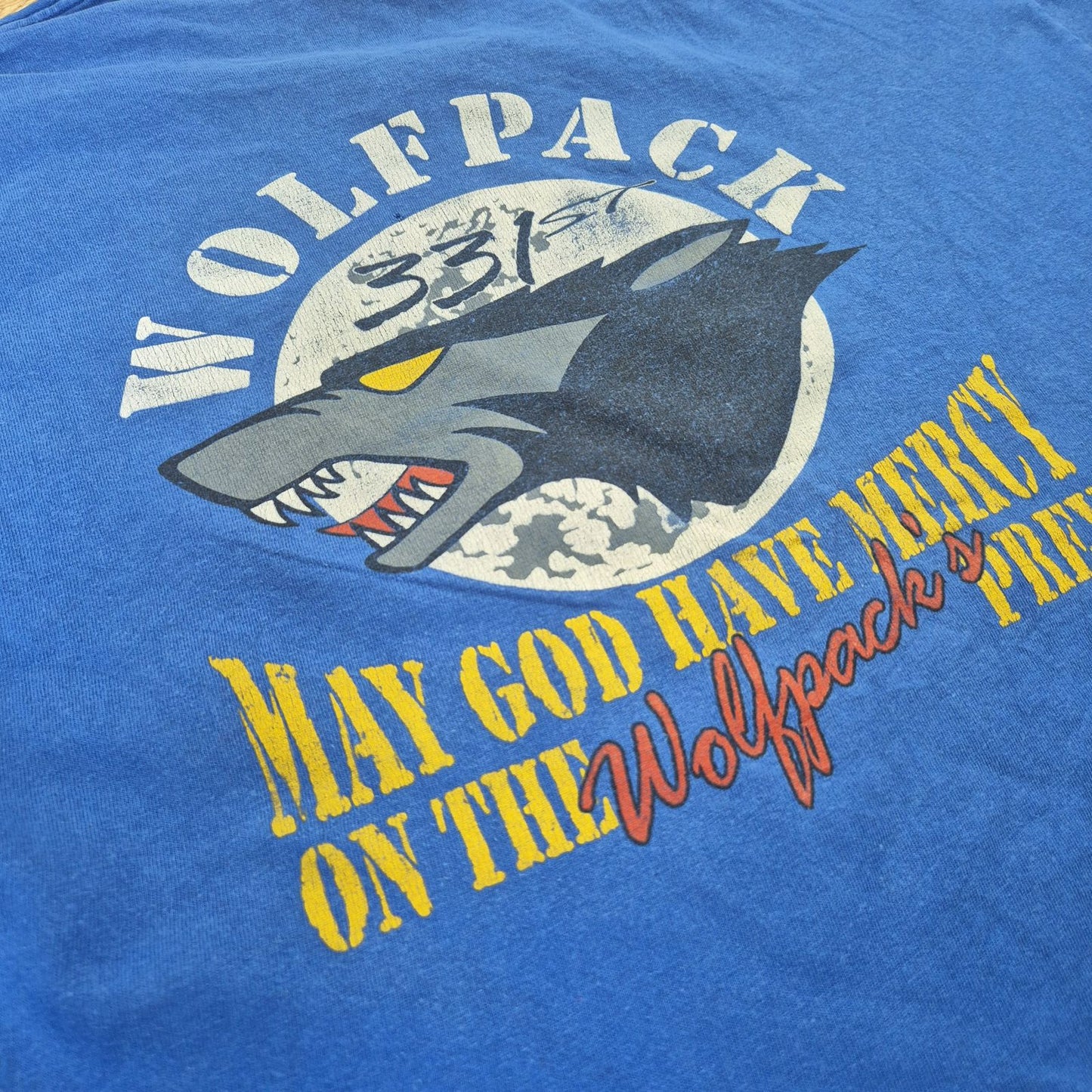 Vintage Hanes U.S. Air Force 331st "Wolfpack" katonai póló (Thrashed/Distressed) - L