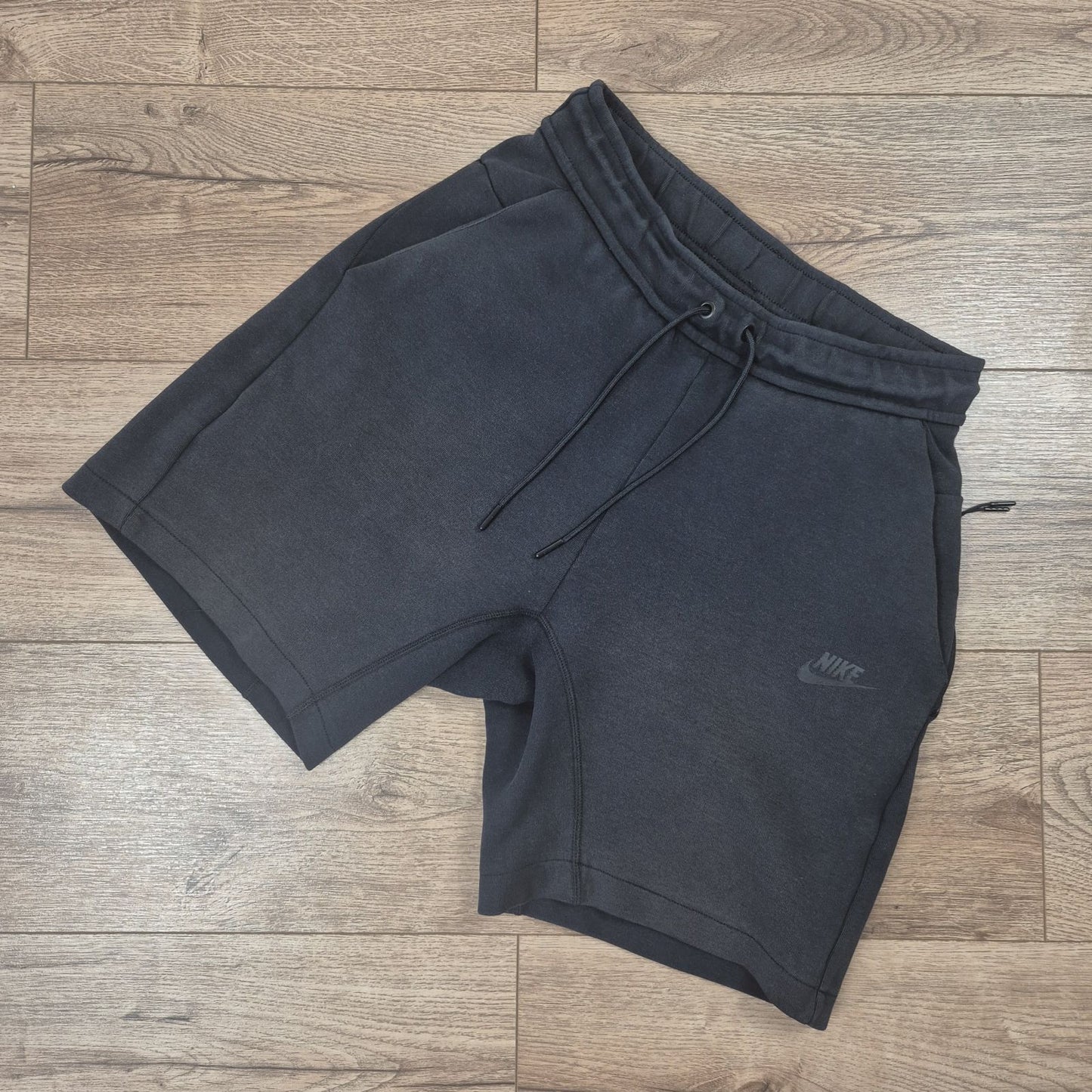 Nike Tech pamut rövidnadrág – XS