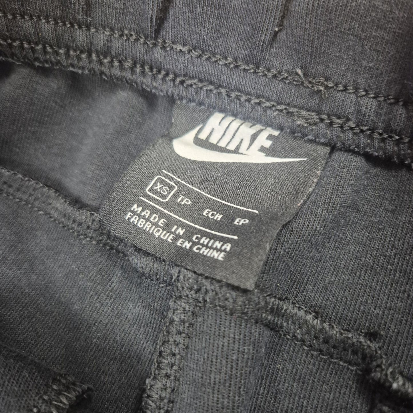 Nike Tech pamut rövidnadrág – XS