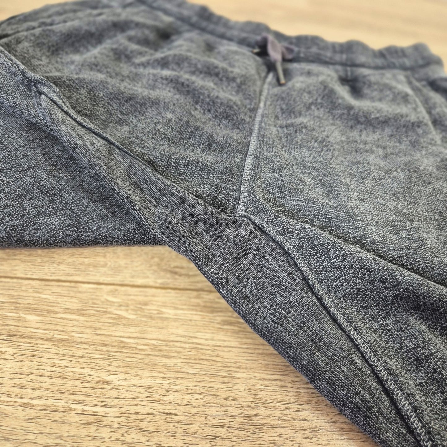 True Religion szürke férfi rövidnadrág - M