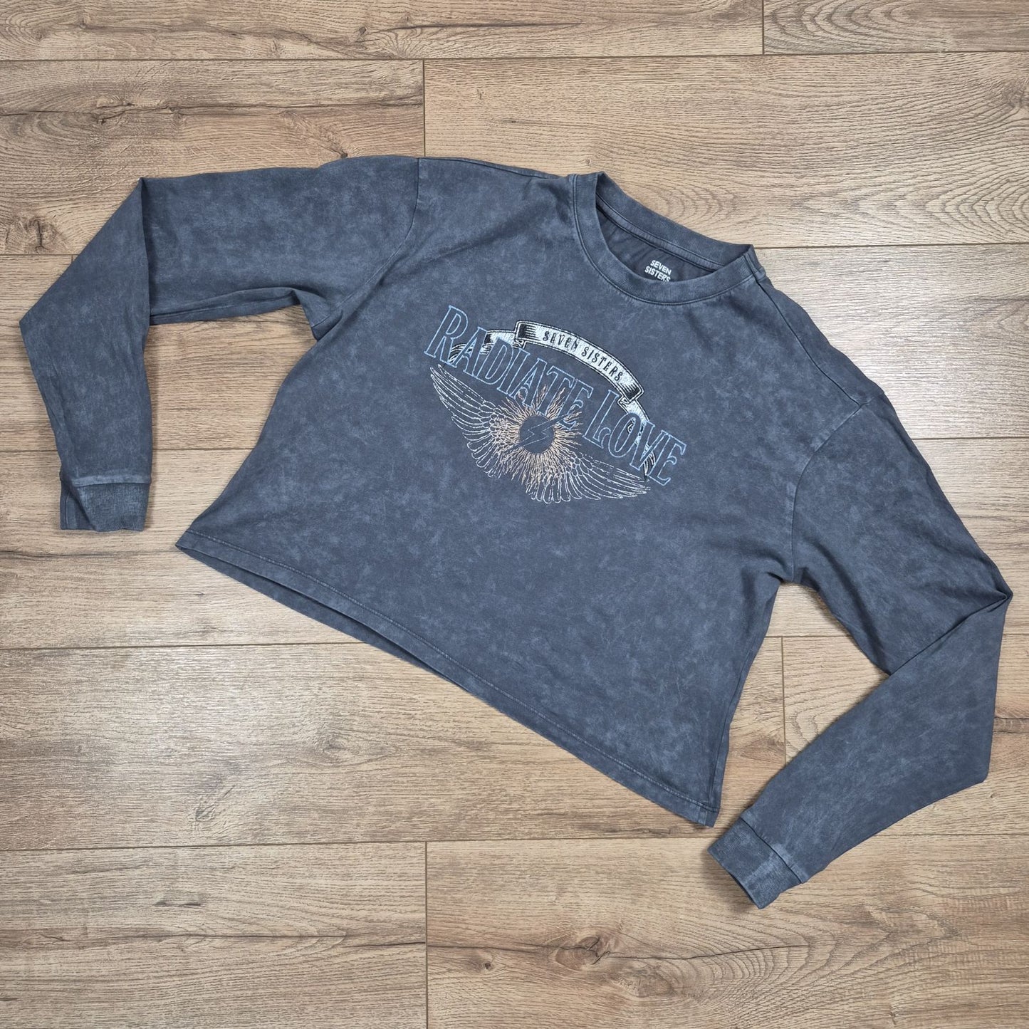 Seven Sisters "Radiate Love" Crop Felső - S