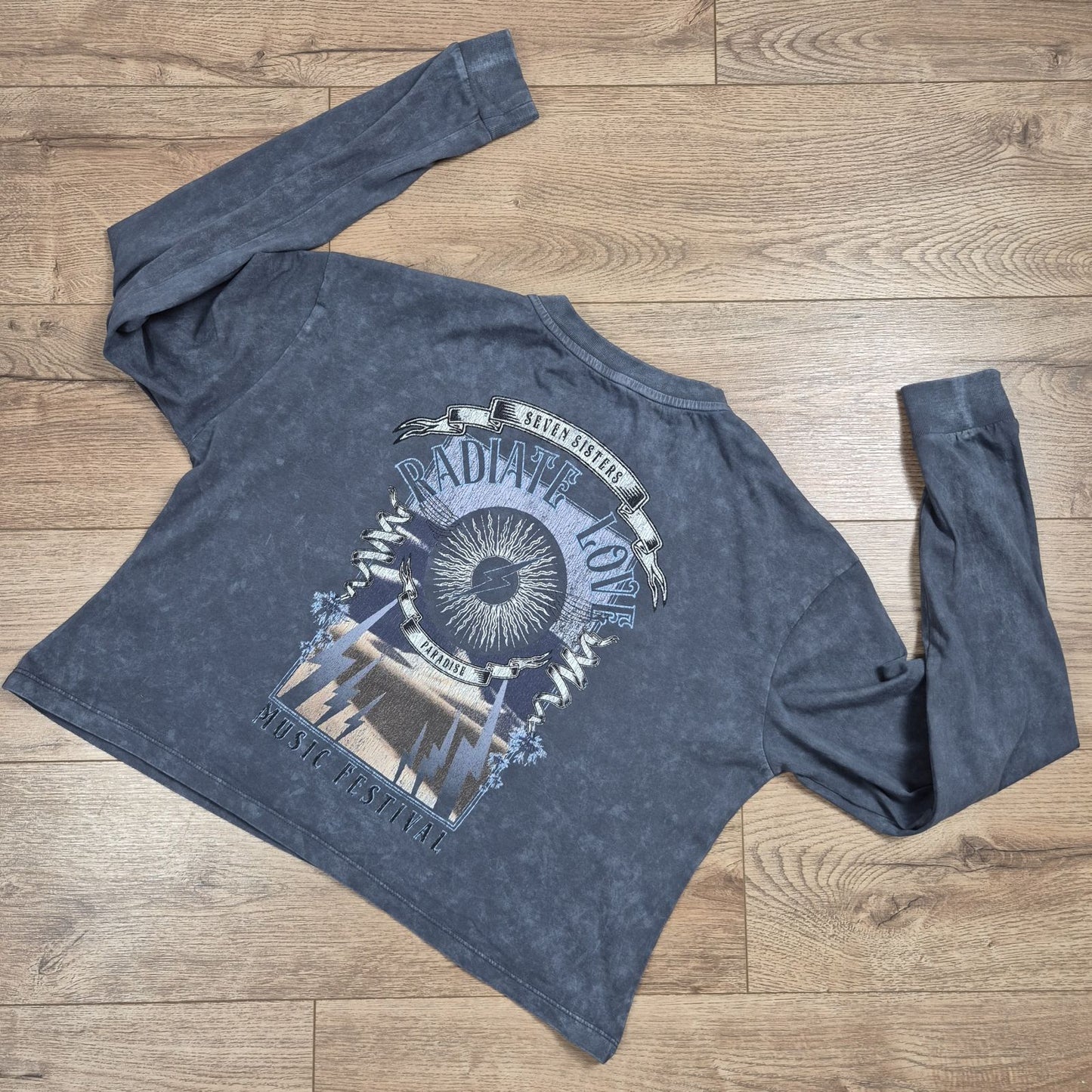 Seven Sisters "Radiate Love" Crop Felső - S