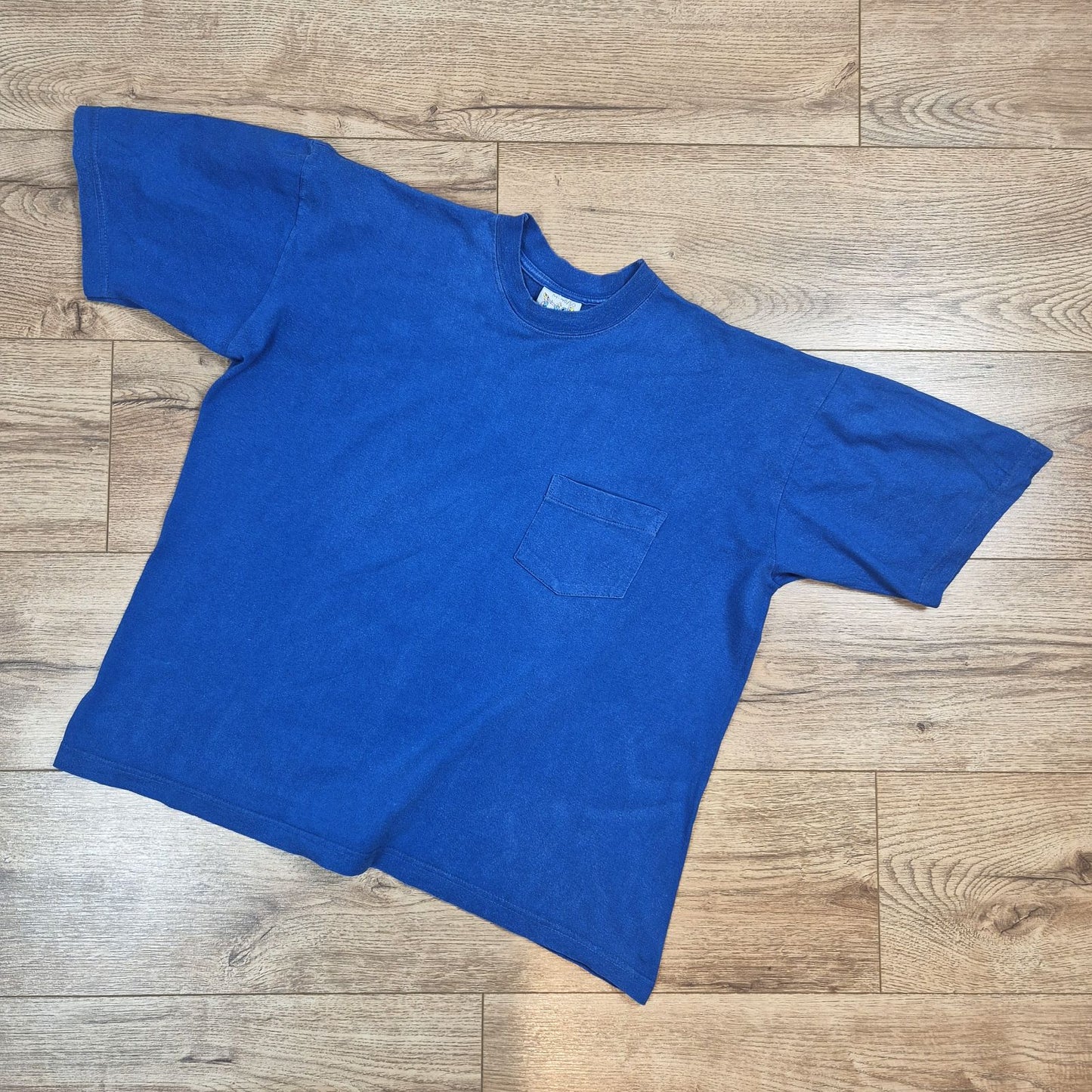 Young Style kék unisex zsebes vintage póló - M
