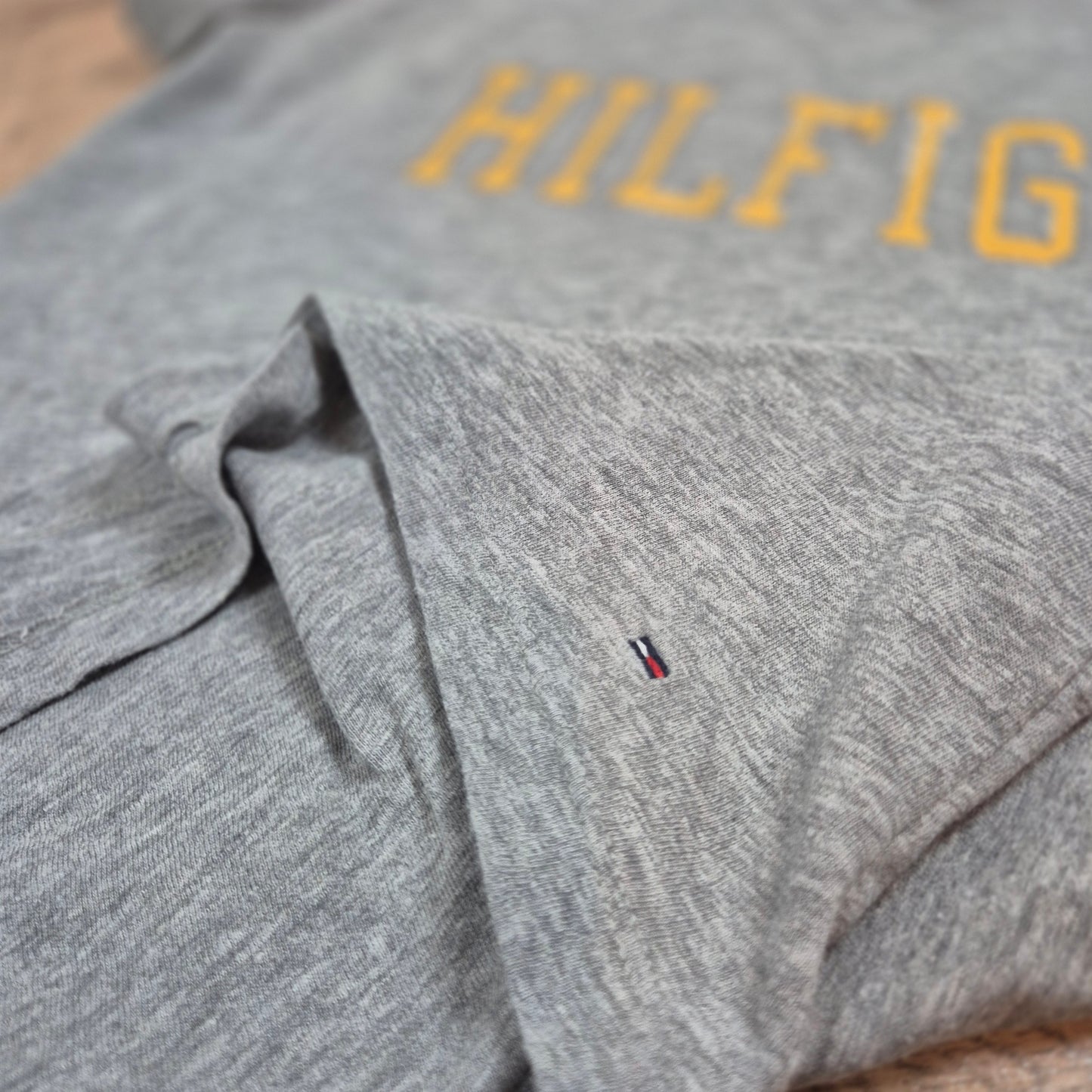 Tommy Hilfiger logós szürke női póló - S