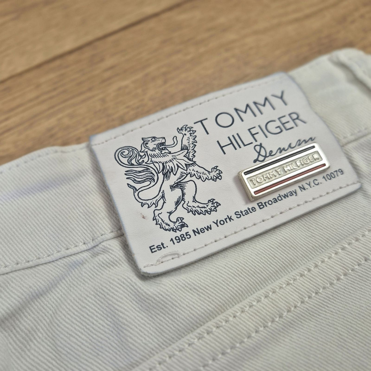Tommy Hilfiger fehér női farmer nadrág - L
