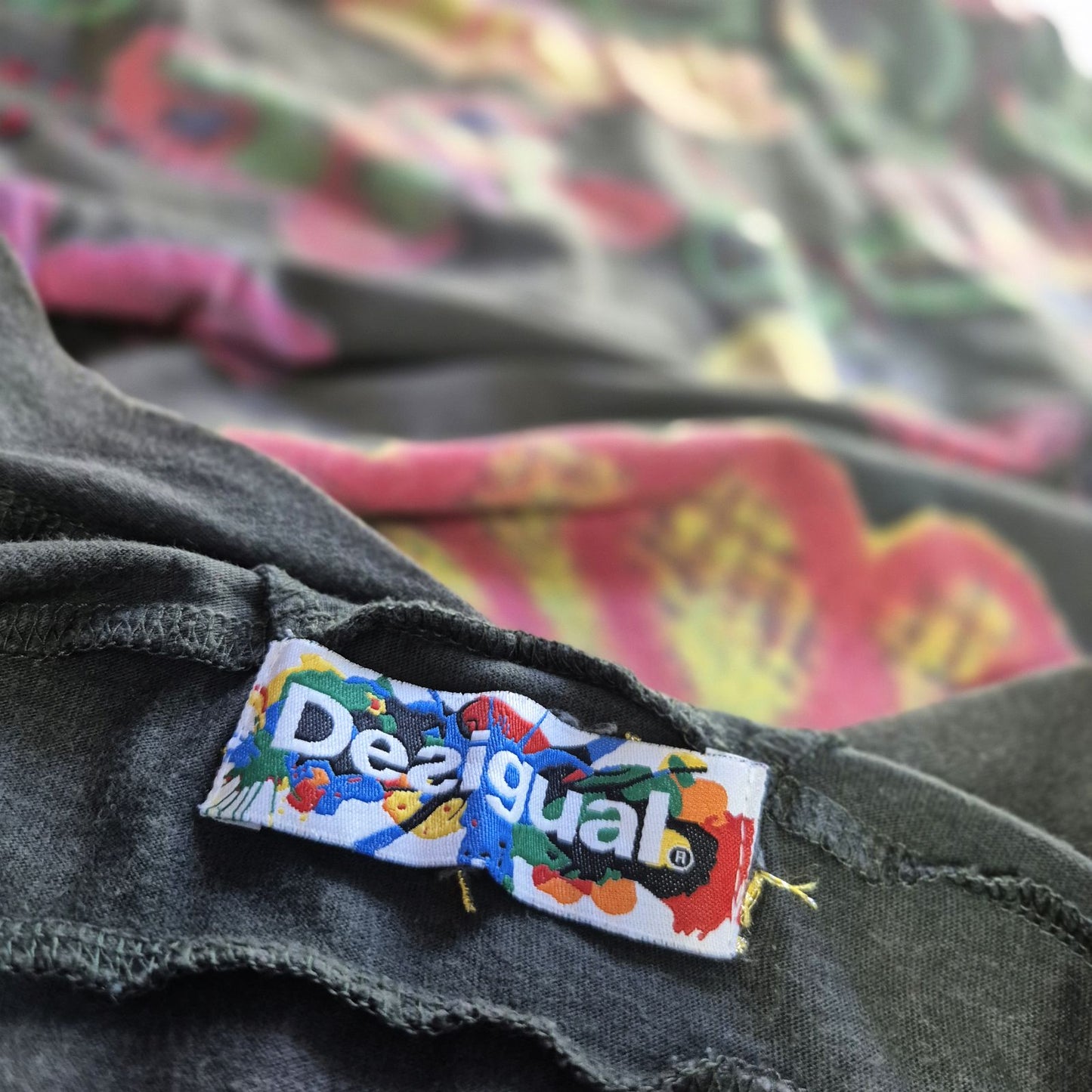 Desigual mintás női ruha strasszokkal - S
