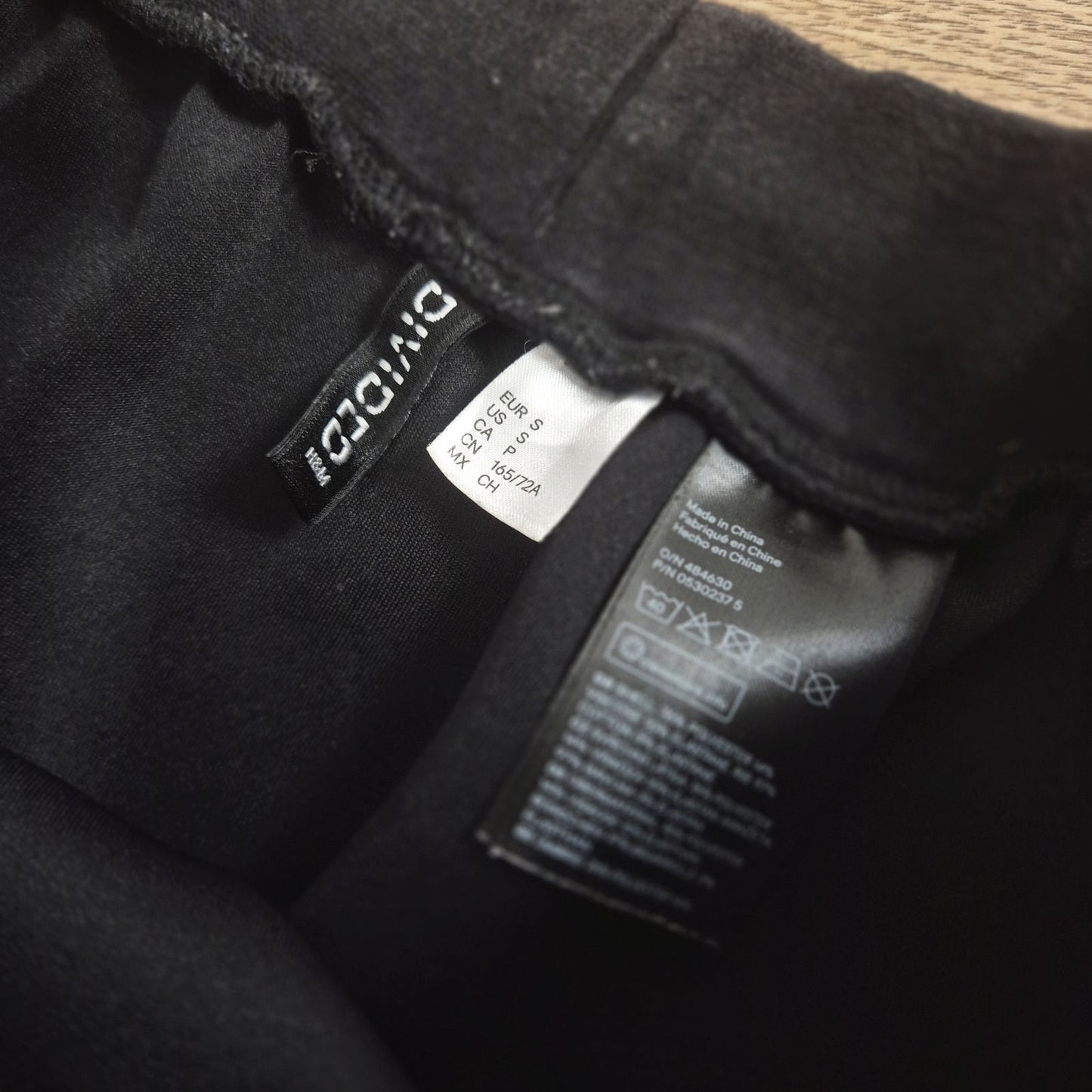 H&M Divided fekete sportos női miniszoknya - S