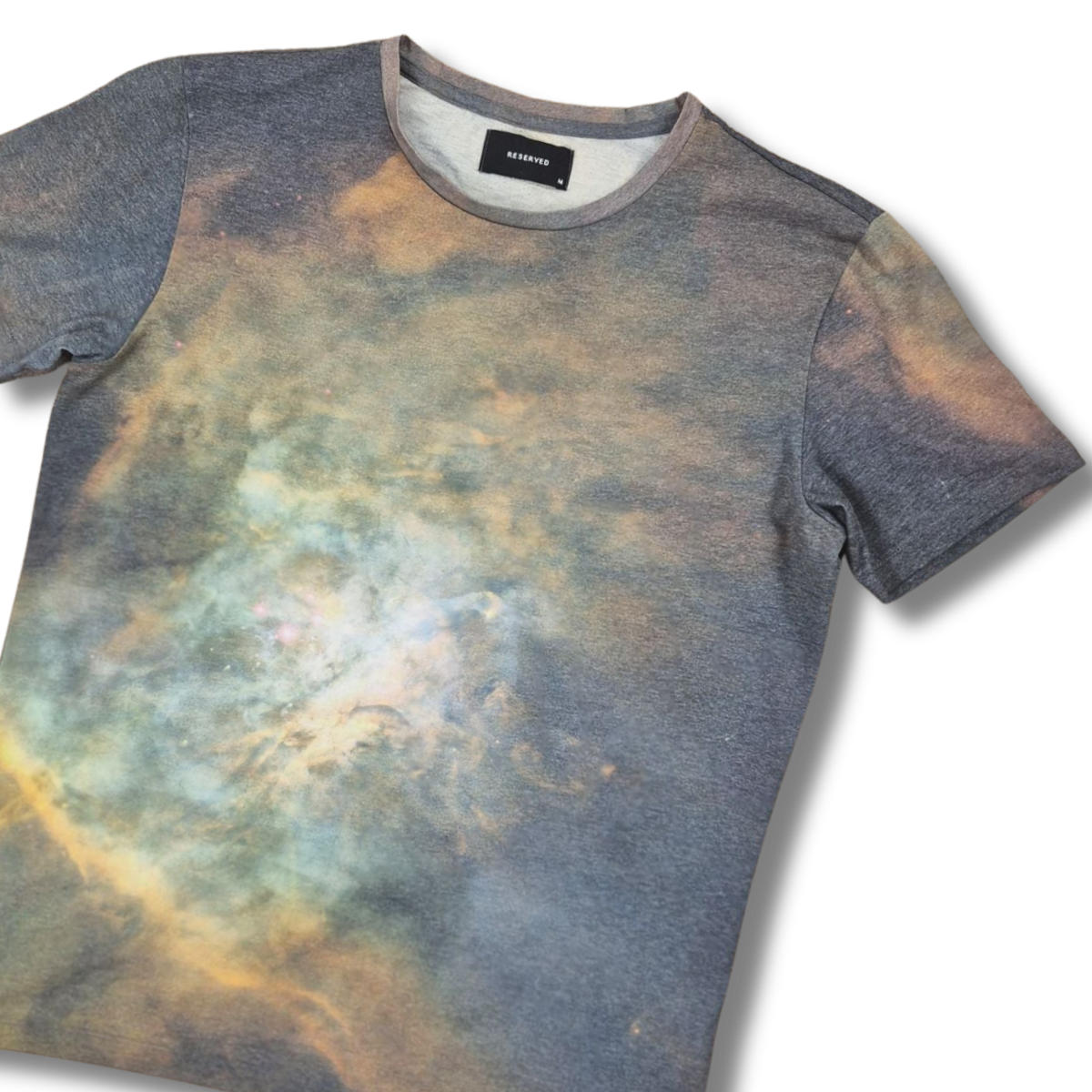 Reserved sokszínű férfi galaxis mintás póló - M