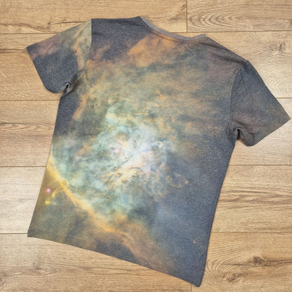 Reserved sokszínű férfi galaxis mintás póló - M