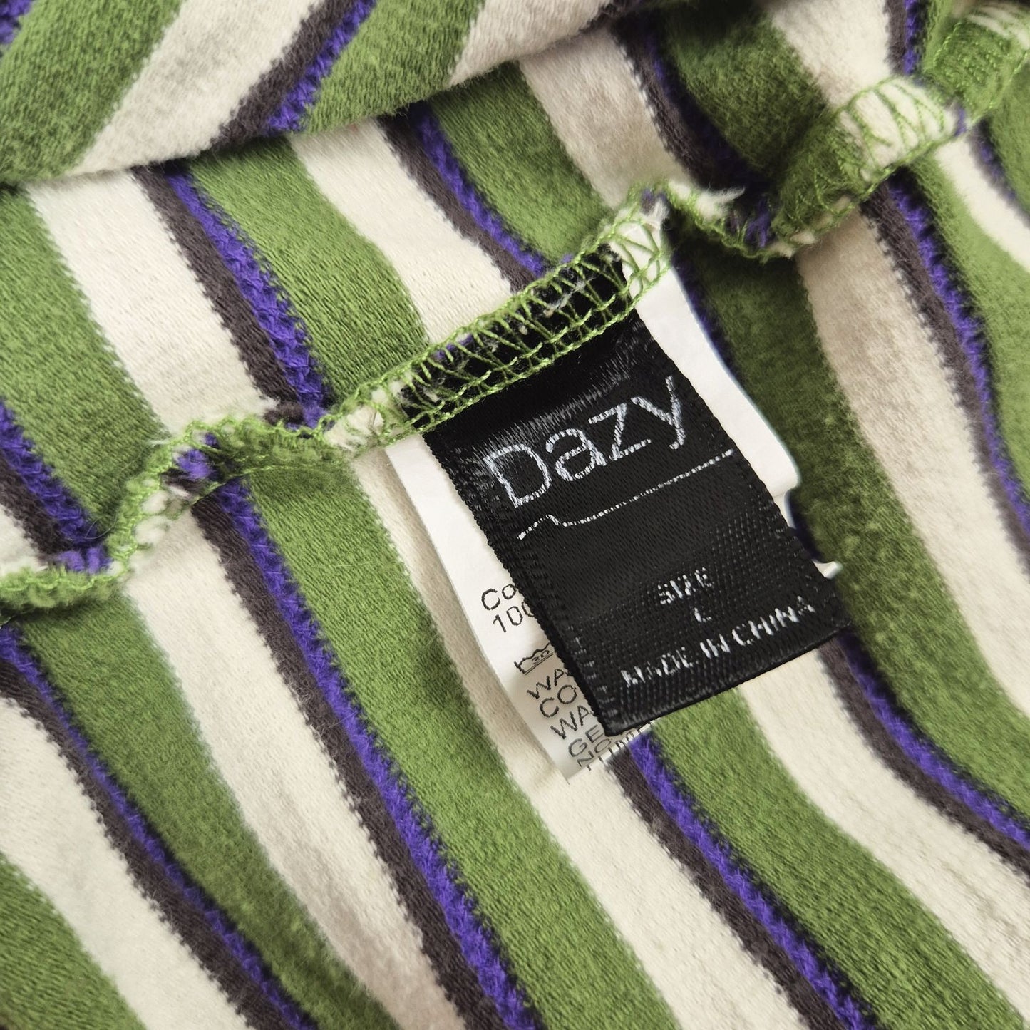 Dazy női zöld-lila csíkos hímzett póló - L