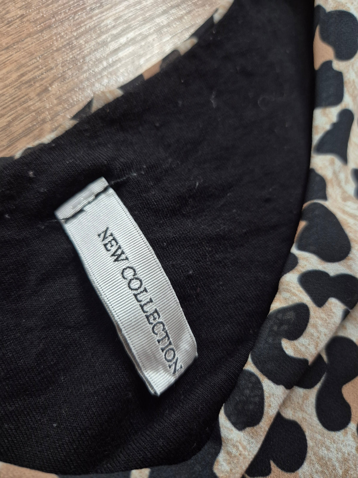 Made in Italy leopárdmintás muszlin felső fekete béléssel - L/XL