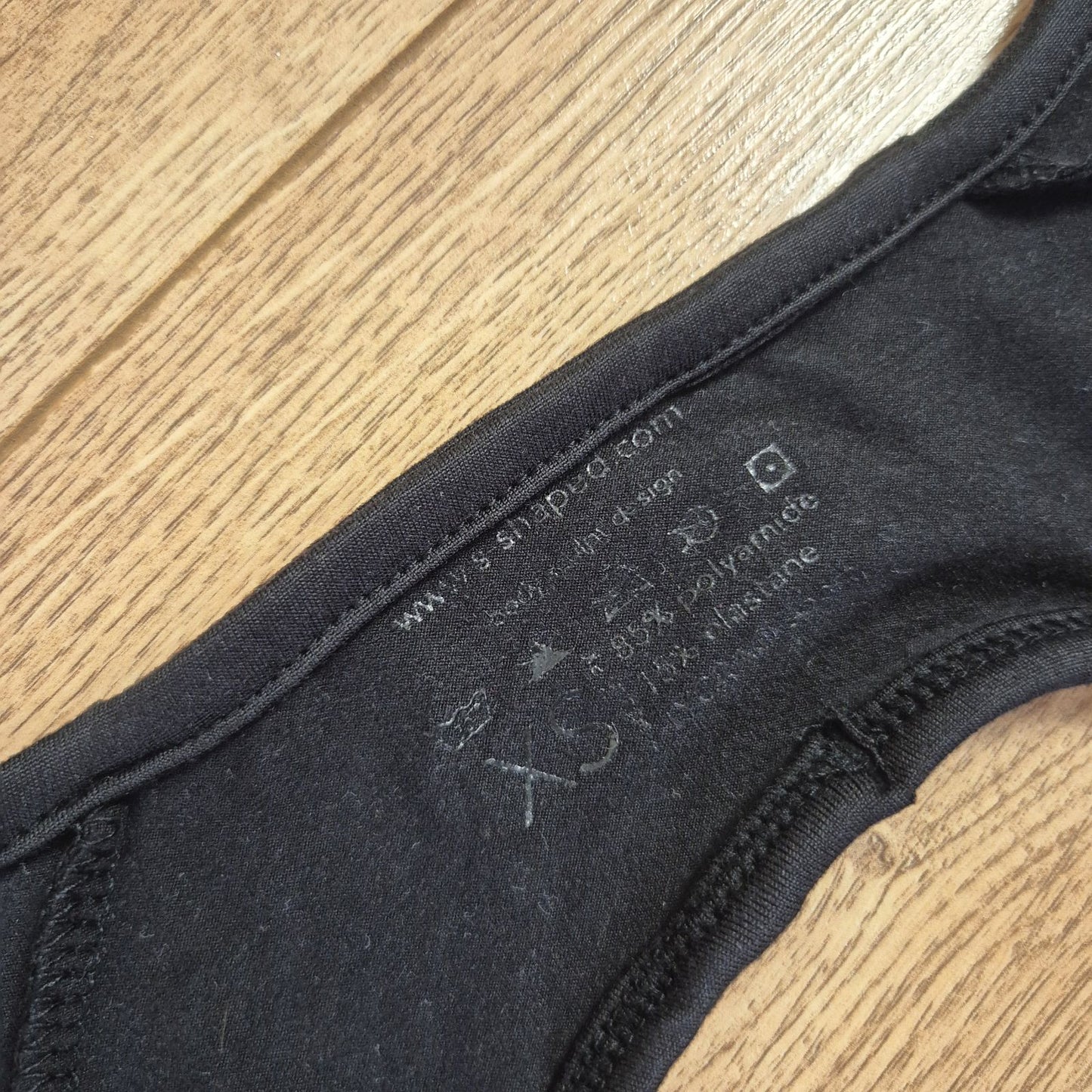S-shaped fekete női hosszú ujjú crop top - XS